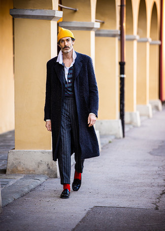 Pantaloni eleganti di lana a righe verticali grigio scuro di Brunello Cucinelli