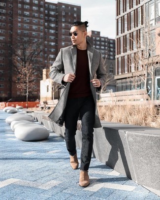 Quale stivali chelsea indossare con un soprabito grigio quando fa freddo: Metti un soprabito grigio e jeans neri per un look davvero alla moda. Prova con un paio di stivali chelsea per dare un tocco classico al completo.
