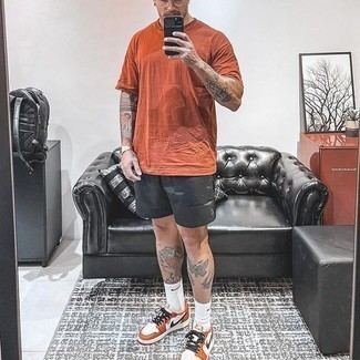 Sneakers basse in pelle arancioni di Jordan