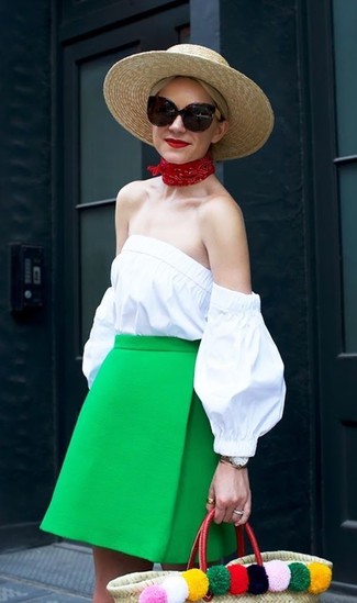 Come indossare e abbinare una bandana in estate 2024: Prova ad abbinare un top con spalle scoperte bianco con una bandana per un look comfy-casual. È stupenda scelta per le temperature calde!