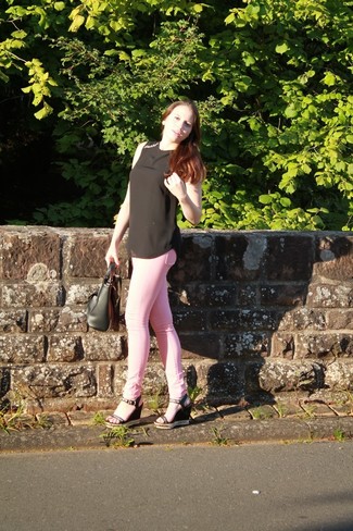 Jeans aderenti rosa di Victoria Beckham