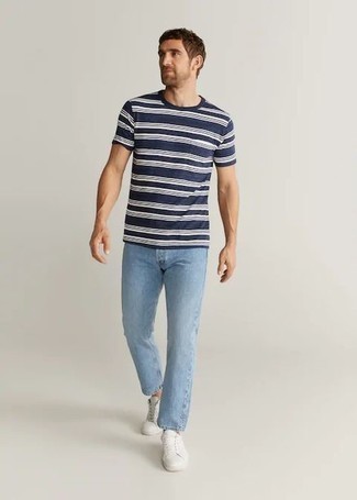 T-shirt girocollo a righe orizzontali blu scuro e bianca di Nike SB