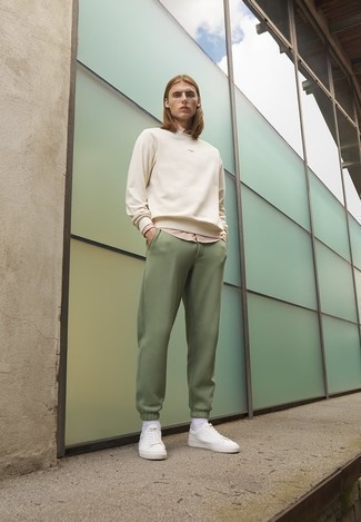 Pantaloni sportivi verde oliva di Alexander McQueen
