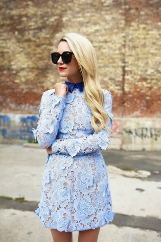 Come indossare e abbinare un vestito azzurro in modo formale: Indossa un vestito azzurro per un look davvero alla moda.