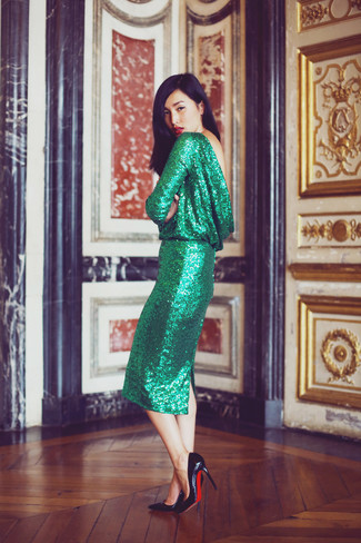 Come indossare e abbinare un vestito a tubino verde: Scegli un outfit composto da un vestito a tubino verde per un look davvero alla moda. Décolleté in pelle neri sono una gradevolissima scelta per completare il look.