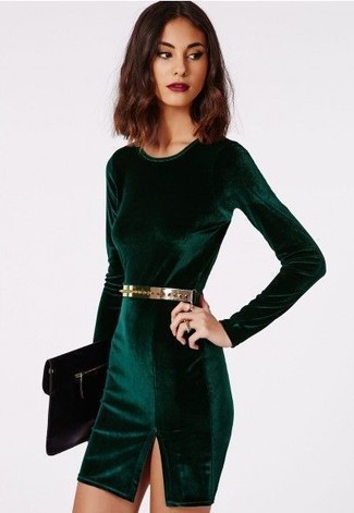 Come indossare e abbinare una cintura lime: Indossa un vestito aderente verde scuro con una cintura lime per un look perfetto per il weekend.