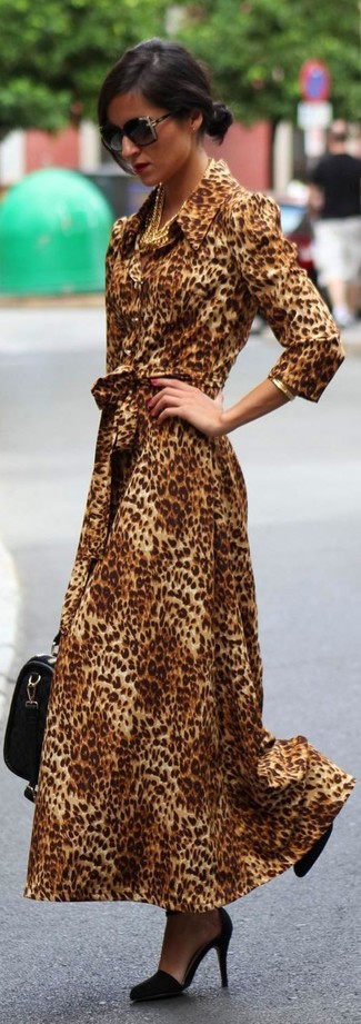 Look alla moda per donna: Vestito chemisier leopardato marrone, Décolleté in pelle scamosciata neri, Cartella in pelle trapuntata nera, Occhiali da sole neri