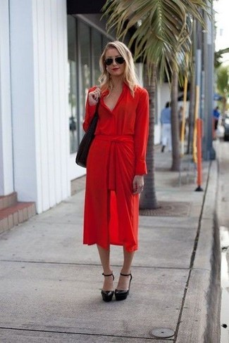 Come indossare e abbinare décolleté in pelle neri quando fa molto caldo: Scegli un vestito chemisier rosso per un outfit che si fa notare. Décolleté in pelle neri sono una valida scelta per completare il look.