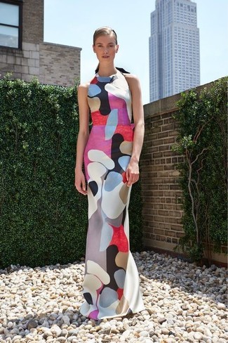 Look alla moda per donna: Vestito lungo stampato multicolore