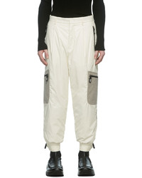 Pantaloni cargo bianchi di Giorgio Armani