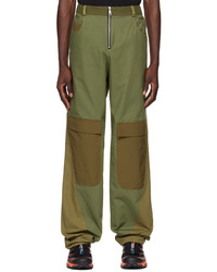 Pantaloni cargo verde oliva di Spencer Badu