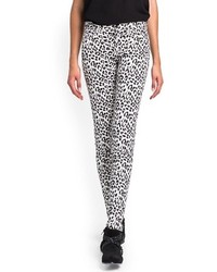 Pantaloni skinny leopardati bianchi e neri