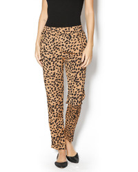 Pantaloni stretti in fondo leopardati