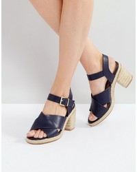 Sandali con tacco blu di Asos