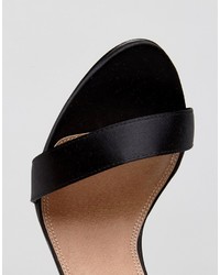 Sandali con tacco di raso neri di Asos