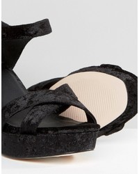 Sandali con tacco di velluto neri di Asos