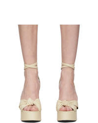 Sandali con tacco in pelle beige di Saint Laurent