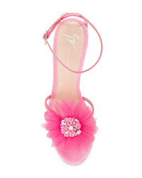 Sandali con tacco in pelle rosa di Giuseppe Zanotti Design