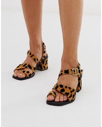 Sandali con tacco in pelle scamosciata leopardati marrone chiaro di ASOS DESIGN