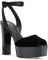 Sandali con tacco neri di Giuseppe Zanotti Design