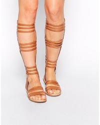 Sandali gladiatore alti in pelle marrone chiaro di Asos
