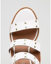 Sandali in pelle con borchie bianchi di Asos