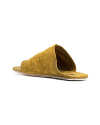 Sandali in pelle scamosciata gialli di Marsèll