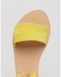 Sandali in pelle scamosciata gialli di Asos