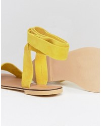 Sandali in pelle scamosciata gialli di Asos