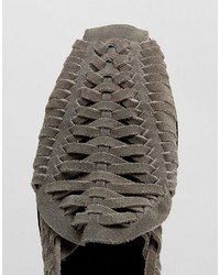 Sandali in pelle scamosciata tessuti grigi di Asos