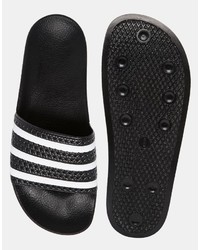 Sandali neri di adidas