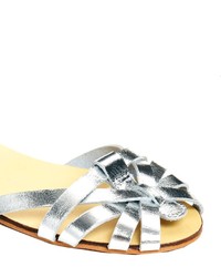 Sandali piatti in pelle argento di Asos
