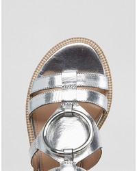 Sandali piatti in pelle argento di Asos