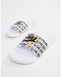 Sandali stampati bianchi di Nike