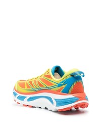 Scarpe sportive arancioni di Hoka One One