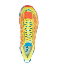 Scarpe sportive arancioni di Hoka One One