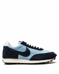 Scarpe sportive azzurre di Nike