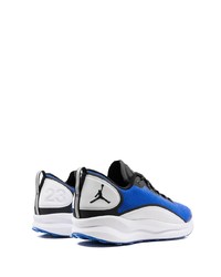 Scarpe sportive bianche e blu di Jordan
