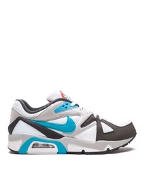 Scarpe sportive bianche e blu di Nike