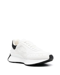 Scarpe sportive bianche e nere di Alexander McQueen