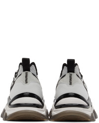 Scarpe sportive bianche e nere di Moncler
