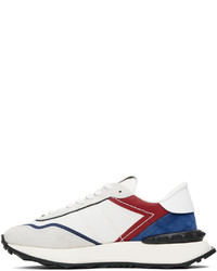 Scarpe sportive bianche e rosse e blu scuro di Valentino Garavani