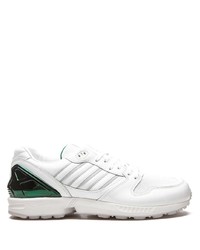 Scarpe sportive bianche e verdi di adidas
