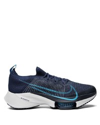 Scarpe sportive blu scuro e bianche di Nike