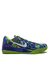 Scarpe sportive blu scuro e verdi di Nike