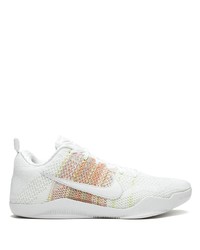 Scarpe sportive di tela bianche di Nike