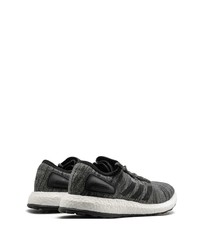 Scarpe sportive di tela grigio scuro di adidas