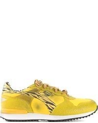 Scarpe sportive gialle di Diadora