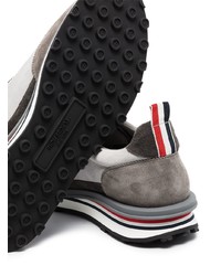 Scarpe sportive grigie di Thom Browne