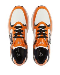 Scarpe sportive in pelle arancioni di Giuseppe Zanotti